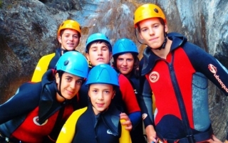 Barranquismo en el campamento de Pirineos
